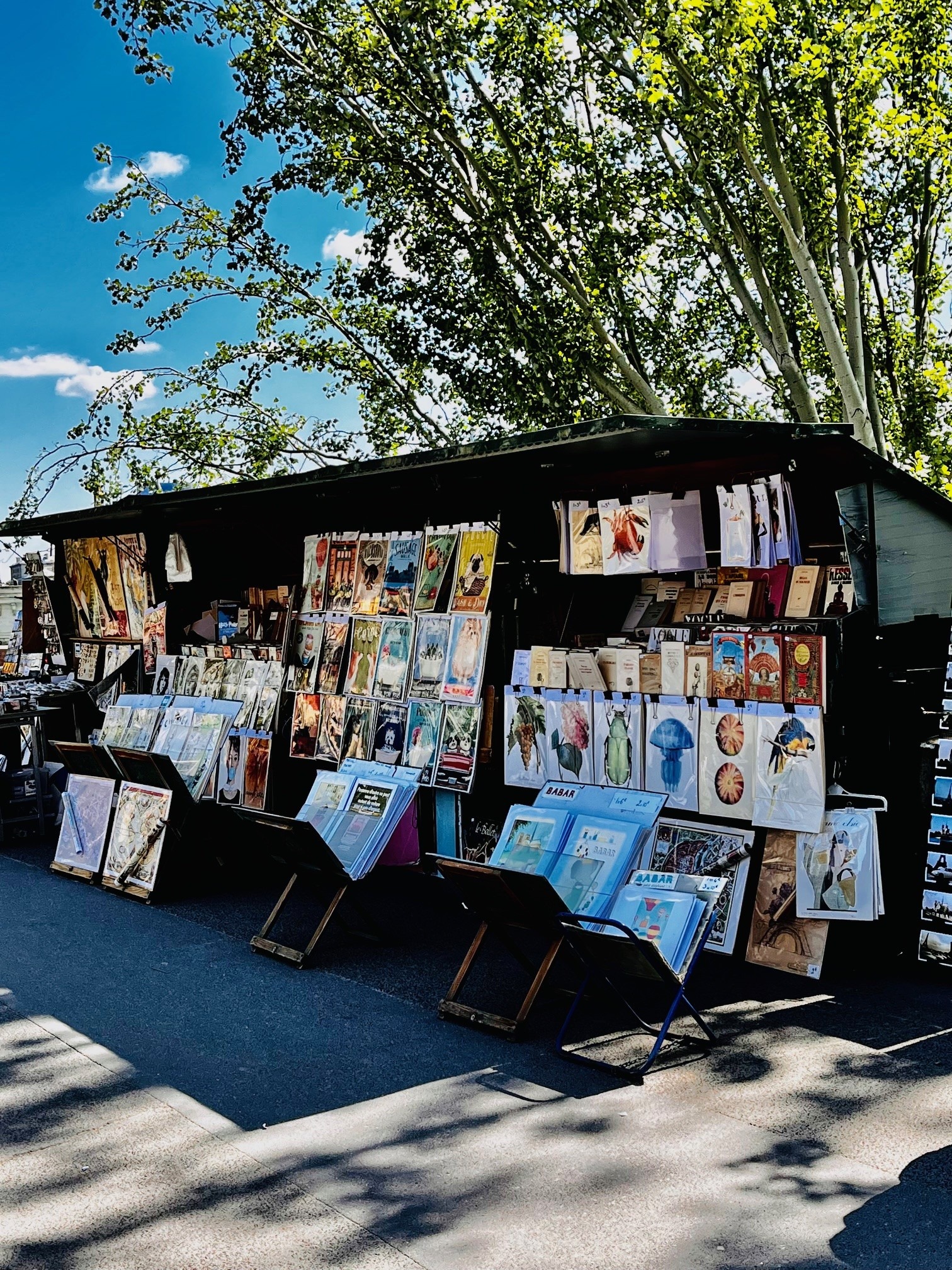 De bouquinistes langs de Seine in Parijs