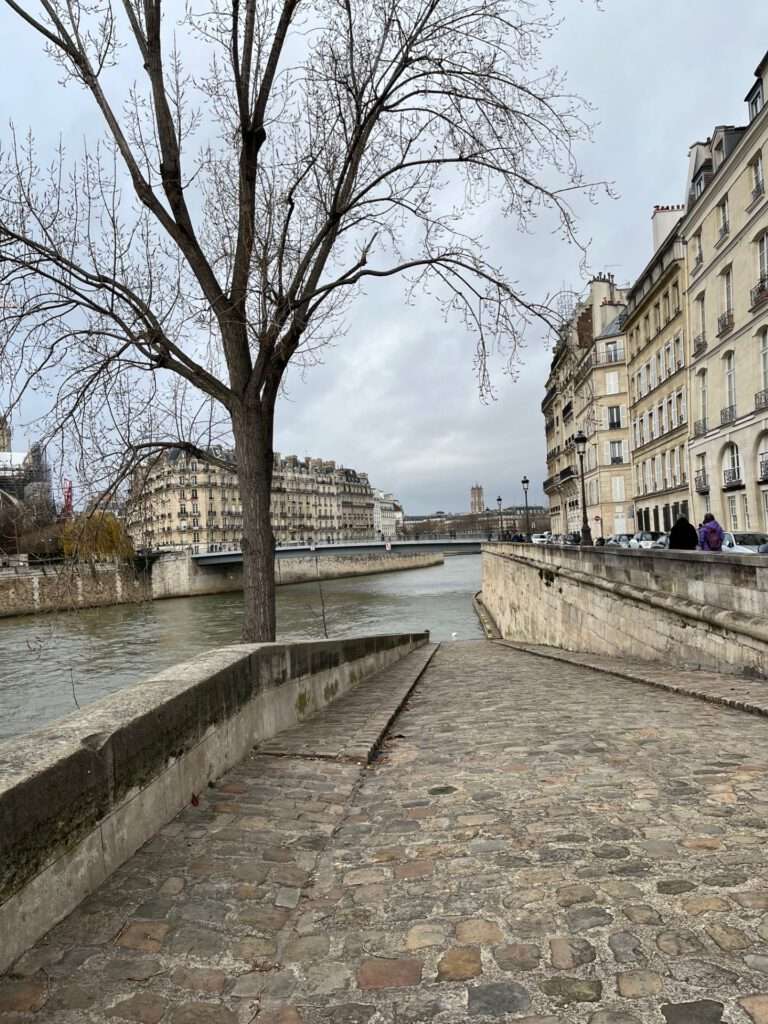 Flaneren Ile Saint Louis Parijs